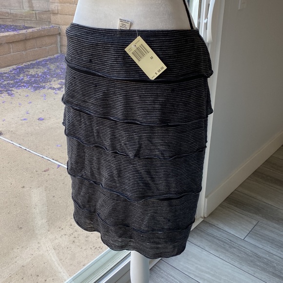 Max Studio lettuce layered stripe skirt M - Picture 3 of 8